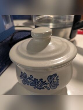 Pfaltzgraff Yorktowne Ceramic Sugar Bowl with Blue Floral Design